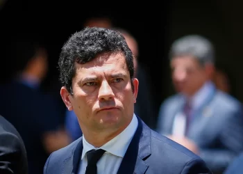 ‘O senhor não tem decência?’, questiona Moro após Lula associar plano do PCC a armação