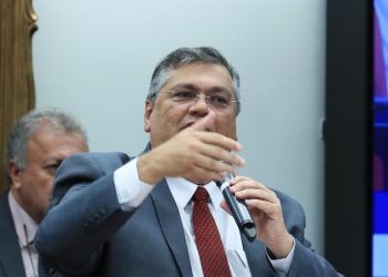 Governo federal exige de redes sociais retirada de mensagens de ameaça a escolas