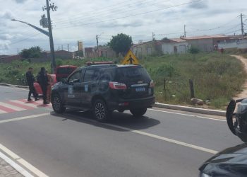 PELOPES prende homem que estava levando arma para negociar em Paulo Afonso