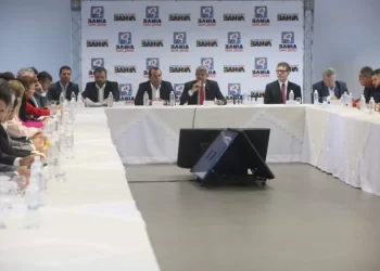 Governador da Bahia encaminha projeto de lei para reajuste de 14,82% nos salários dos professores da educação básica