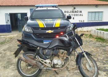 Mulher recebe moto de presente de ex-marido e acaba presa em Cícero Dantas (BA)