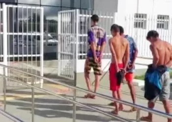 Polícia prende cinco pessoas em Delmiro Gouveia; dois são suspeitos de roubar uma moto em Paulo Afonso