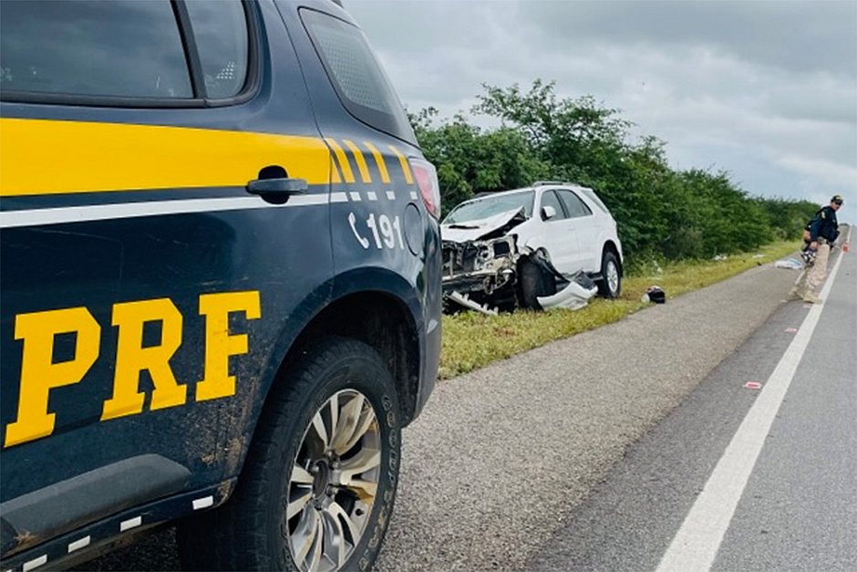 Sem CNH, 'Safadão' escapa da morte em caminhão arqueado e ilegal