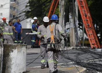 Homem atira em funcionário da Coelba que foi cortar sua energia no norte da Bahia