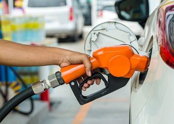 Petrobras anuncia redução de 21,3% no gás de cozinha, 12,6% na gasolina e 12,8% no diesel