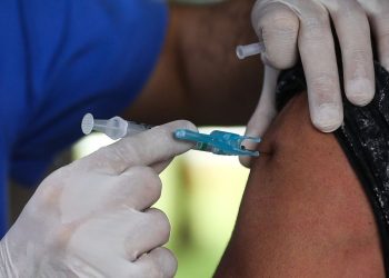 Secretaria de Saúde de Glória-BA continua com campanha de vacinação da Influenza e Bivalente+18