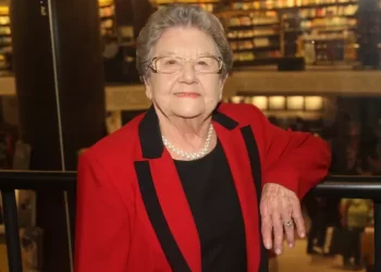 Ícone da TV, vovó Palmirinha Onofre morre aos 91 anos