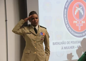 Tenente-coronel Roseli é a primeira mulher a comandar um batalhão na história da PMBA