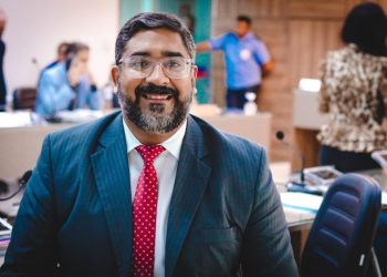 Vereador Jean Roubert aborda crise fiscal e desalinhamento administrativo na gestão municipal