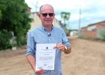 Vereador Gilmário acompanha início da pavimentação de ruas no Povoado Rio do Sal