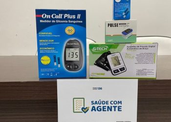 Sesau entrega 57 kits compostos de aparelhos de pressão, glicemia e oxímetro para Agentes Comunitários de Saúde
