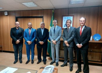 Em viagem a Brasília, Marcondes busca solução para transferência do HNAS para Univasf e Ebserh