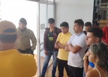 No aeroporto de Paulo Afonso, passageiros se revoltam com VoePass após não conseguirem embarcar para Salvador (VÍDEOS)