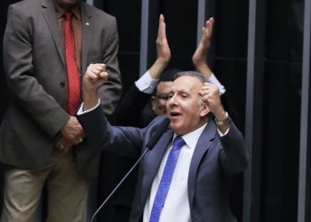 OPINIÃO – Reforma tributária, o brinquedo do momento (Francisco Nery Júnior)