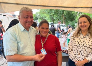 Marcondes entrega mais 100 carteirinhas de identificação de pessoas com autismo e garante mais inclusão