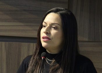 Evinha diz que Prefeitura se recusa a receber projeto de sua autoria e prejudica pequenos empresários: “Governo do estado deu uma semana”