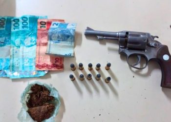 Rondesp Nordeste intercepta dupla em moto com arma de fogo e maconha em Paulo Afonso