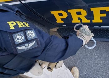 Em Paulo Afonso, PRF prende homem com mandado de prisão pelo não pagamento de pensão alimentícia