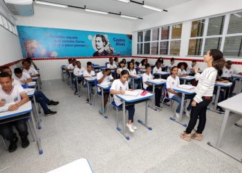 Governo da Bahia anuncia pagamento de mais R$ 1,25 bilhão de precatórios para professores