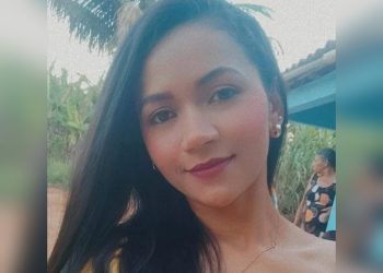 D-20 tomba e mulher de 27 anos morre ao pular do carro ainda em movimento em Água Branca-AL