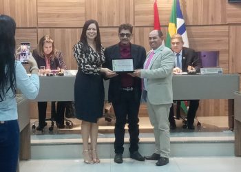 Radialista Tony César recebe título de cidadão pauloafonsino na Câmara Municipal