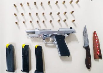 Policiais interceptam veículo e apreendem pistola 9mm em Paulo Afonso