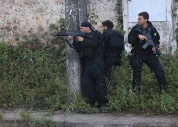 Criminoso que atirou contra policiais na Bahia foi preso em junho e já estava em liberdade, diz SSP