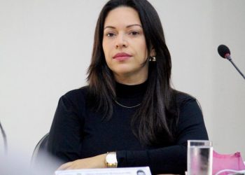 Evinha cobra o pagamento dos cachês aos músicos da Copa Vela: “A prefeitura desvaloriza e humilha os talentos locais”