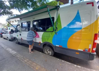 Coelba realiza troca de lâmpadas convencionais por LED em Paulo Afonso; saiba como participar