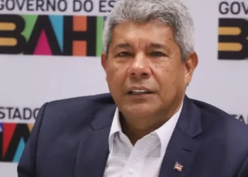 Jerônimo anuncia antecipação de salário dos servidores ativos, inativos e pensionistas em função do Dia do Servidor