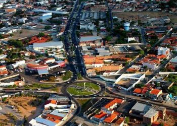 Em Paulo Afonso, lojas e supermercados abrem em horário especial no feriado de 12 de outubro; confira