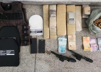 Homem é preso por porte ilegal de arma de fogo e tráfico de drogas em Paulo Afonso