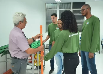 Coelba oferece vagas gratuitas para Escola de Eletricistas, em Paulo Afonso e outras 4 cidades da BA; saiba como participar