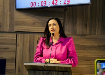 A prioridade da gestão tem sido pagar aos amigos e deixar trabalhadores sem receber salário, denuncia Evinha