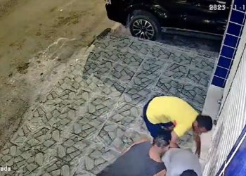 Câmera de segurança registra arrombamento a Bar e Restaurante no Centro de Paulo Afonso