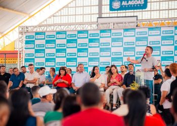 Em Delmiro Gouveia, Governo de Alagoas investe R$ 11 milhões em educação e impulsiona energia renovável