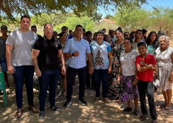 Mário Galinho: “comunidade se mobiliza enquanto prefeitura permanece omissa e deixa o povo com sede e em pleno abandono”