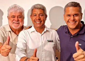 Deputado Paulo Rangel, durante discurso em Paulo Afonso: “Deus abençoou a Bahia de 17 anos para cá” com governadores do PT (VÍDEO)