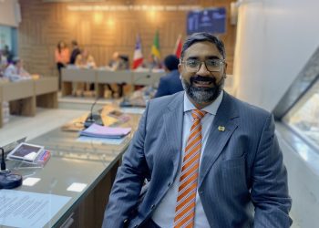 Vereador Jean Roubert exige renúncia do prefeito em meio a escândalo de funcionários fantasmas