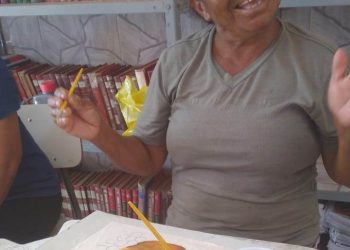 21 mulheres do povoado Várzea estão participando da oficina de pintura