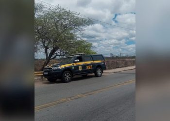 Homem desaparece nas águas do São Francisco ao pular de ponte na BR-110, em Paulo Afonso; PRF no local