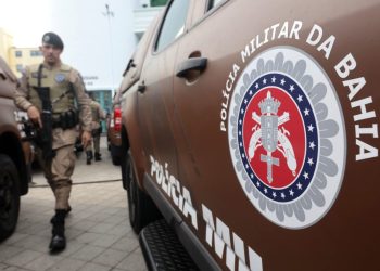 PM flagra briga entre vizinhos após denúncia de perturbação do sossego em Paulo Afonso