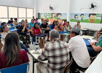 Marcondes e secretários se reúnem com moradores do BTN para ouvir as demandas