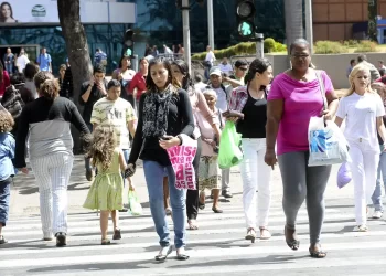 Taxa média de desemprego no país em 2023 é a menor desde 2014