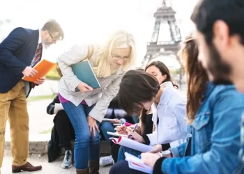 Educação, seriedade na França (Francisco Nery Júnior)