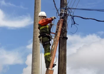 COELBA emite nota oficial sobre falta de energia: “interferência de fatores externos sobre a rede de distribuição”