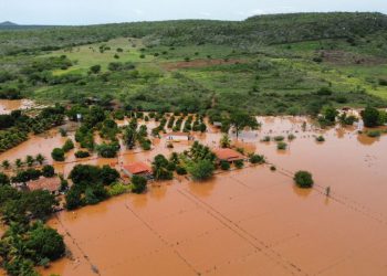 CHUVAS – Corpo de Bombeiros confirma que pessoas ficaram ilhadas no povoado Bogó; moradores e cachorros foram resgatados