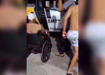 Confusão em bloco de carnaval: agentes da SMTT agem rapidamente para socorrer folião ferido na Barragem Leste