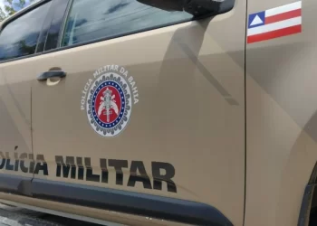 Mulher é presa em flagrante por furto de roupas e dispositivos de alarmes em loja de Paulo Afonso