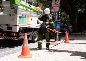 Coelba removeu mais de 110 mil ‘gatos’ na Bahia em 2023; recuperação de energia é considerada a maior da história